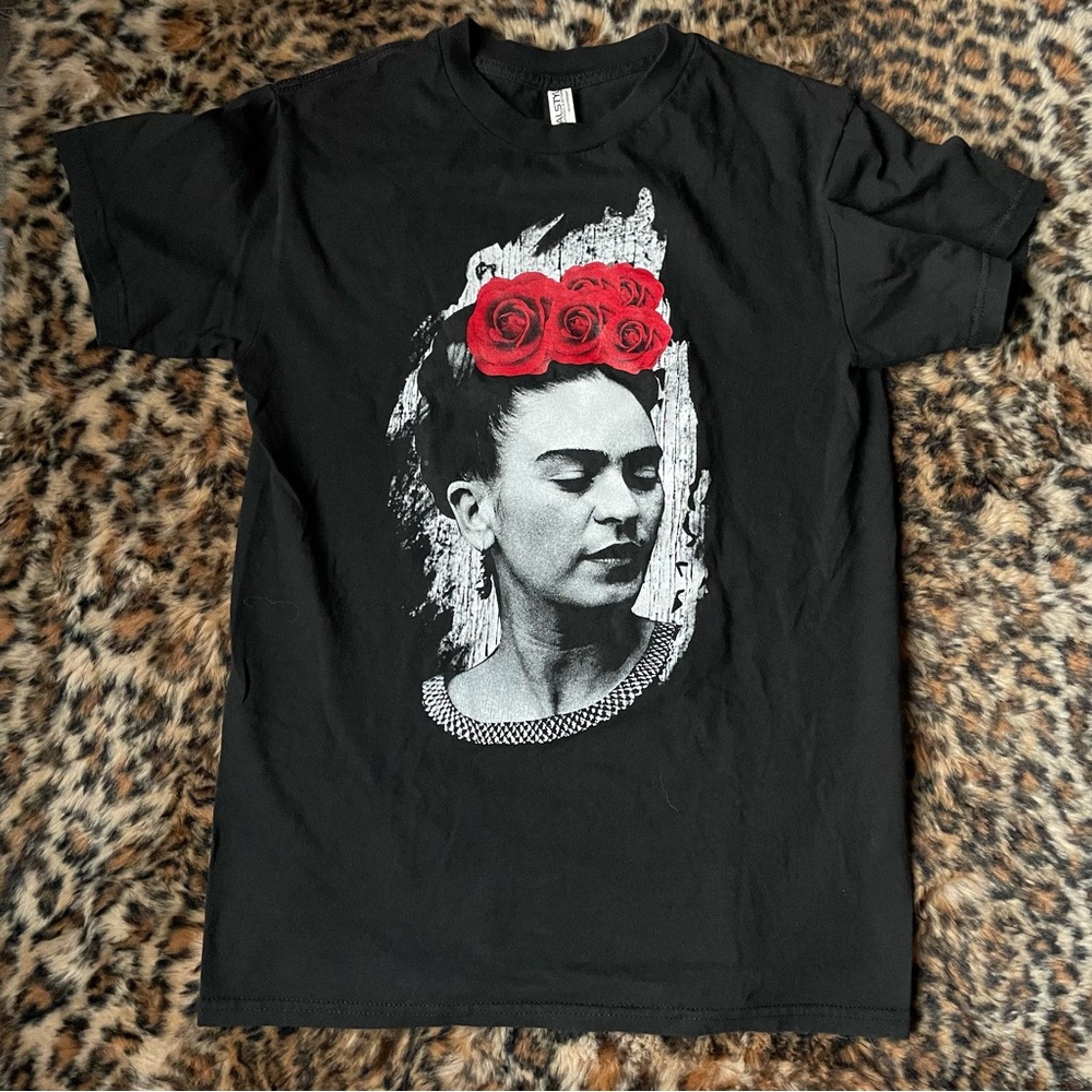 Frida Kahlo Roses Print shirt small